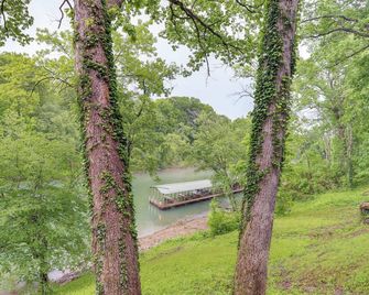 River Views, Deck and Boat Slip Heber Springs Home! - Heber Springs - Outdoors view