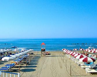 Apartment 150 Meters From The Sand Beach, Private Enclose Parking, Free Wifi - Castiglione della Pescaia - Strand