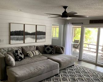 Panoramic Sunset View Waterfront Firepit - Cadiz - Salon