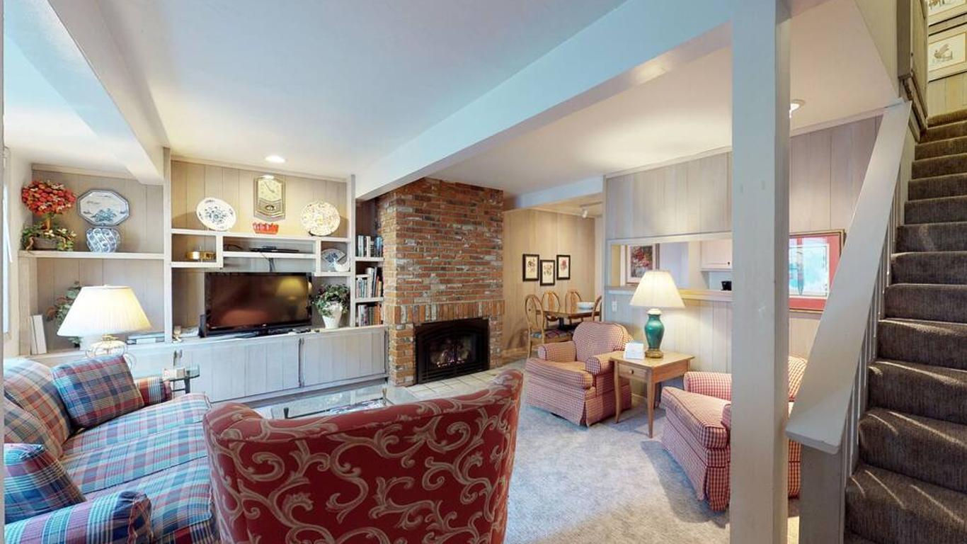 Vacasa Rentals Prospector Condo