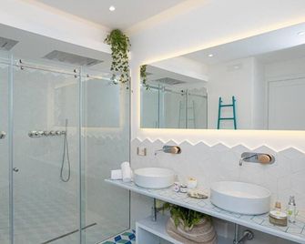 Petrea Lifestyle Suites - Позітано