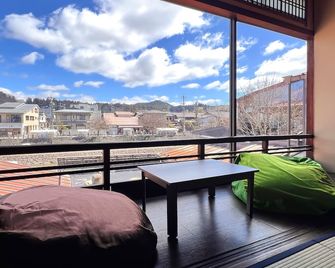 Hostel Miyagawa by Murasaki - טקאיאמה - מרפסת