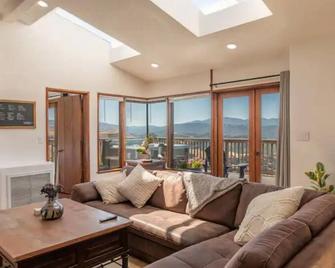 New Hilltop Villa with Panoramic Views of Carmel Valley - Carmel Valley