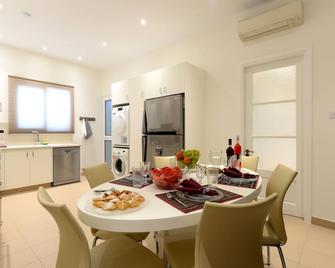 Avgi's Home - Limassol - Dining room