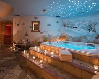 Hotel Crosal - Livigno - Zwembad