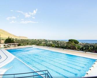 Ah Premium Borgo Torre Artale - Trabia - Zwembad