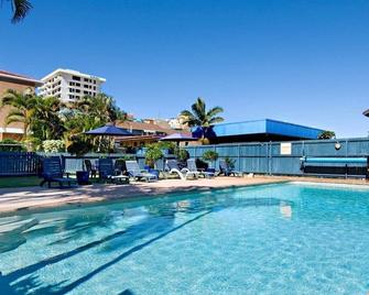 Cheltenham Apartments - Caloundra - Piscina