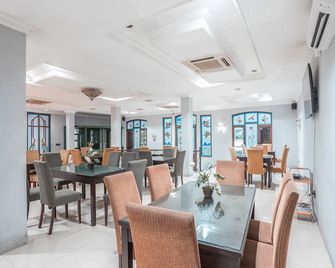 Hotel O Bunga Karang Hotel - Bekasi - Restaurant