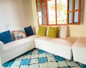 Cabaña con Jacuzzi y Excelente Vista - Pinchote - Sala de estar