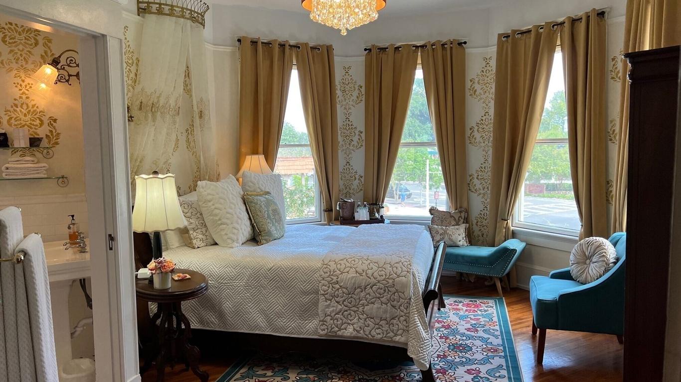 Hoyt House Luxury Bed & Breakfast