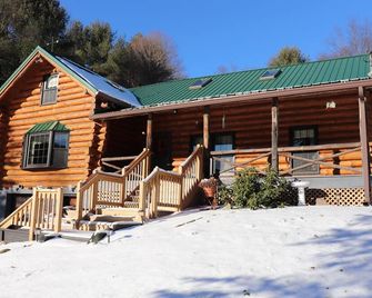 Stargazing Cabin | Hot Tub + Game Room + 85 Acres - Coudersport - Edificio