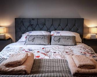 Mourne Air & Bbq Shack - Newcastle - Bedroom