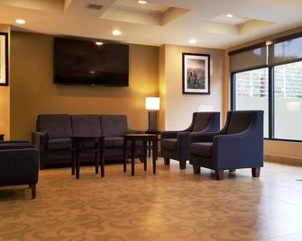 Days Inn by Wyndham Brooklyn Marine Park - Brooklyn - Lounge