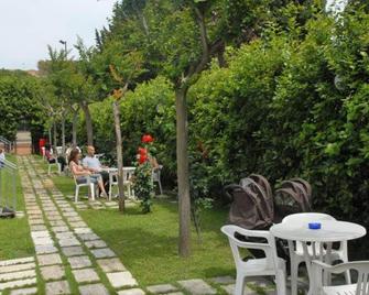 Hotel President - San Benedetto del Tronto - Innenhof
