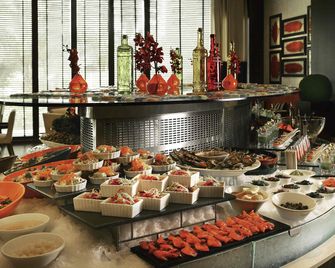 Mövenpick Grand Al Bustan Dubai - Dubai - Buffet