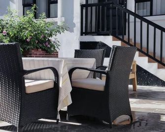 Shiheyuanfang Homestay - Ili - Patio