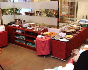 Kuretake Inn Asahikawa - Asahikawa - Buffet