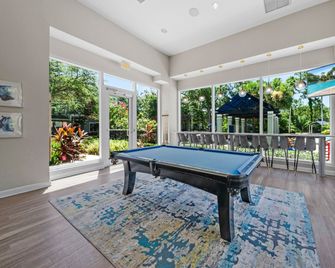 Modern 2br 2ba King Bed Pool Gym 6 - Tampa