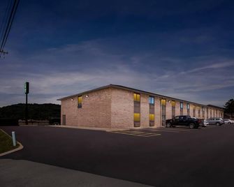 New Martinsville Inn - New Martinsville - Edificio
