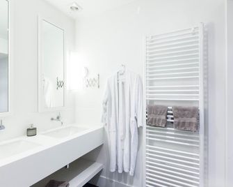 Hotel Les Eleveurs - Halle - Bathroom