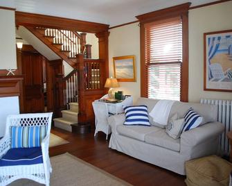 Very Large House on Ocean block - Avon by the Sea - Living room