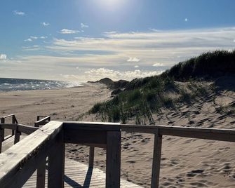 3 bdrm family cottage, short walk to beautiful beach. - Morell - Beach