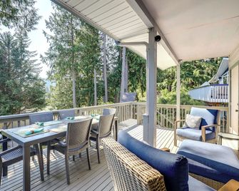 Sudden Valley Home about 1 Block to Lake Whatcom! - Bellingham - Balcony