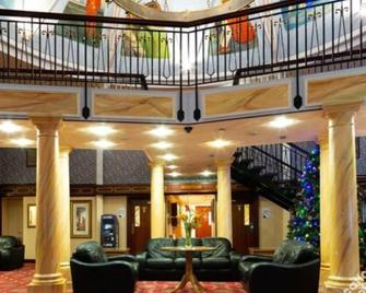 Lakeside International Hotel - Camberley - Lobby
