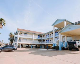 King Jacuzzi Room | Marina Views | Free Parking | Steps to Kemah Boardwalk - Kemah - Gebouw