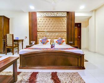 Fabhotel Anandam - Raipur - Bedroom