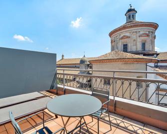 B&B Hotel Milano Sant'Ambrogio - מילאנו - מרפסת