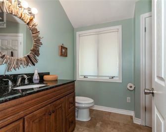 Stunning Lakehouse in Beautiful Honey Harbour - Port Severn