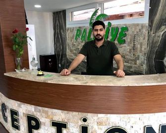Palmiye Otel 2 - Kizkalesi - Recepción