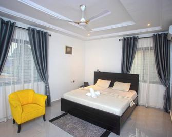 Labev Hotel - Kumasi - Bedroom