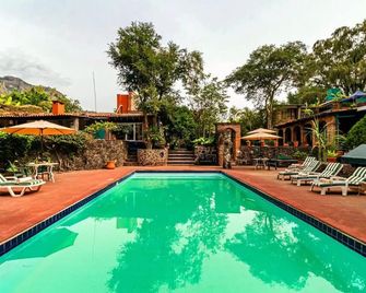 波薩達德爾瓦勒水療酒店 - 泰波茲蘭 - Tepoztlán - 游泳池