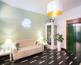 Hotel Ciudad De Calahorra - Calahorra - Huiskamer