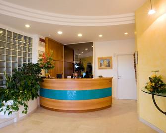 Una Hotels Imperial Beach Hotel - Marotta