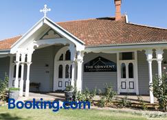 The Convent Boutique Accommodation & Cafe - Hay - Gebouw