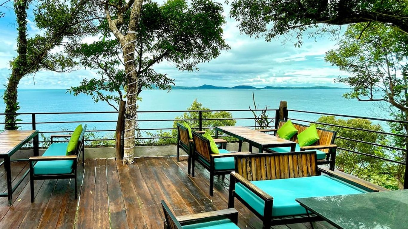 The Cliff Hostel, M'Pay Bay