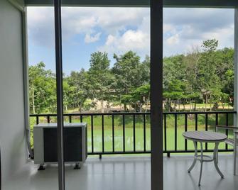 Tho Mai Resort - Muang Klaeng - Balcón