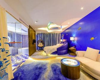 Super 8 by Wyndham Guangzhou Baiyun Intl Airport Shop - Guangzhou - Bedroom