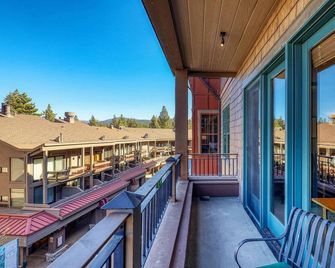 Iron Horse Lodge North 205 by East West Hospitality - Truckee - Balkon