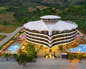 Seven For Life Thermal Hotel - Kusadasi - Building