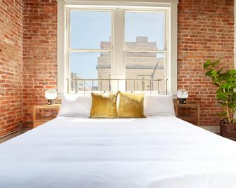 Sonder by Marriott Bonvoy The Drayton Apartments Historic District - Savannah - Bedroom