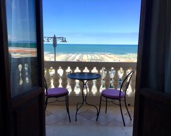 Villa Tina Hotel - Viareggio - Balcony
