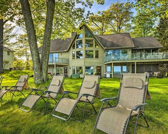 가스 그릴과 전망이 있는 워터프론트 글렌 레이크 콘도 - 글렌 아버 - 파티오