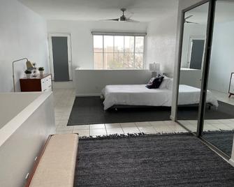 Entire 2BR Loft in Little Italy all within walking - San Diego - Bedroom