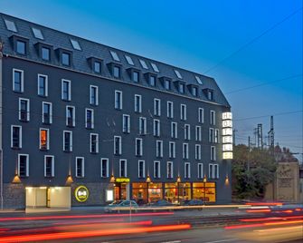 B&B Hotel Stuttgart-Bad Cannstatt - 斯圖加特 - 建築