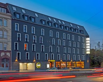 B&B Hotel Stuttgart-Bad Cannstatt - שטוטגרט - בניין