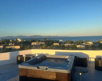 Casa Arrecife - Dorado Suite, Fast Wifi & Balcony! Beach is steps away! - La Ventana - Balkón